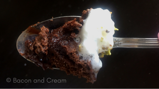 Easy to bake minute mug cake - sugar-free and low-carb